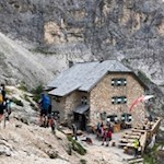 Oberhalb der Langkofelhütte beginnt der Klettersteig auf den Plattkofel