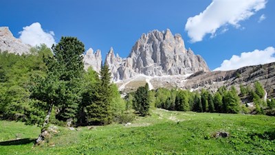 Auf dem Weg Nr. 10 eröffnen sich schöne Ausblicke auf den Rosengarten