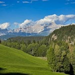 Blick auf die gegenüberliegenden Dolomiten
