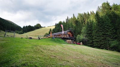 Die einladende Bacherhütte