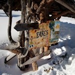 Ein liebevoll angefertigtes Schild weist den letzten Anstiegsweg zur Faneshütte