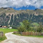 Die Wanderung zur Kerschbaumeralm beginnt in Entholz