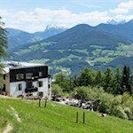 Das Berggasthaus Briol atmet den minimalistischen Baushausgeist