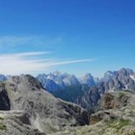 Nahe der Büllelejochhütte erschließt sich ein spektakulärer Ausblick auf die Cristallo-Gruppe
