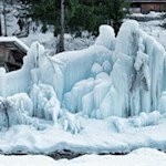 Eisskulpturen am Wegesrand