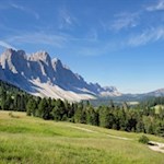 View near the Kaserill alm mountain hut on the Geisler peaks