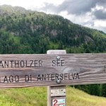 Der Abstieg vom Staller Sattel ist mit 50 Minuten ausgeschildert