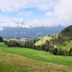 Bereits während des Anstiegs auf den Gols eröffnen sich schöne Ausblicke auf Terenten