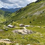 Vor malerischer Kulisse präsentiert sich die Kröllhütte-Eisbruggalm
