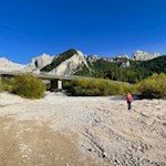 Poco prima di Sciare, il sentiero attraversa il letto di un torrente