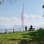 Aussichtspunkt unterhalb des beschaulichen Weilers Altenburg