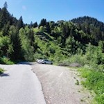 Unsere Wanderung beginnt und endet am Wanderparkplatz oberhalb von Maiern