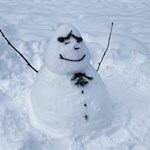 Schneemann am Pragser Wildsee
