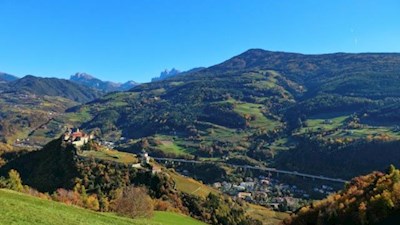 Blick auf Klausen und Kloster Säben