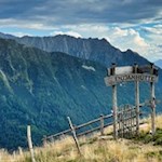 Zuletzt steigt der Weg zur Enzianhütte ab