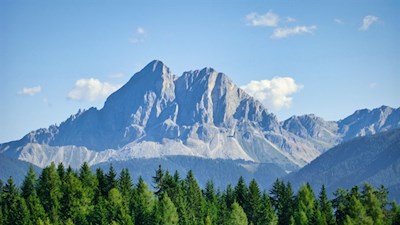 Neben uns erhebt sich der Peitlerkofel