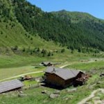 Von der Wieserhütte schlängelt sich der Weg in Richtung Seefeldseen