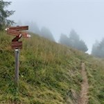 Der links abzweigende Weg auf das Gaisjoch sei nur geübten Kletterern empfohlen