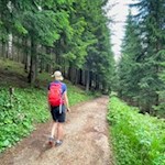 In ebener Querung zur Schafstallhütte