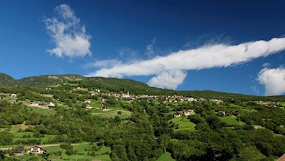 Auf dem Weg zur Trostburg genießt man schöne Ausblicke auf Barbian