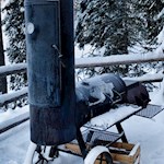 Zahlreiche Holzöfen sorgen in der Adventszeit für wohlige Wärme am Karersee