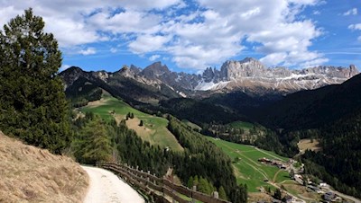 Ausblick auf den Rosengarten auf dem Weg zur Tschafonhütte