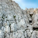 Die Wanderung zur Vajolethütte führt über einen seilgesicherten Felsrücken