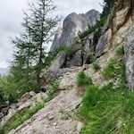 Over rocky slopes towards Sorapis lake