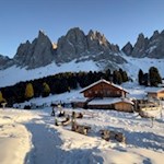 Winteridylle-auf-der-Geisleralm