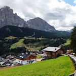 Vor der Kulisse des Langkofelmassivs zurück nach St. Christina
