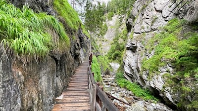 Anstieg durch die Schwarzbachklamm zum Luttacher Wasserfall