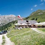 Die gemütliche Gampenalm erfreut sich großer Beliebtheit