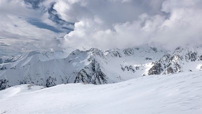 Gipfelblick auf die Eidechse und die Tiefrastenhütte