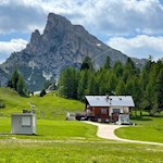 Rifugio Col Gallina mit dem Hexenstein
