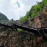 Metalltreppen-führen-sicher-durch-die-Rastenbachklamm