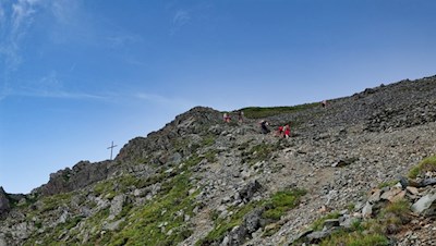 Von Einheimischen wie Touristen gerne besucht: der knapp hinter der Südtiroler Landesgrenze liegende Knieberg