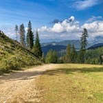 Über die verwaiste Schipiste zur Epircher Laner Alm