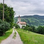 Im-ländlich-geprägten-Tagusens-bezaubert-das-Kirchlein-St-Magdalena