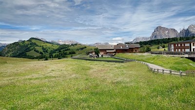 Die Wanderung zur Tuene Hütte beginnt in Compatsch