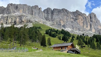 Almhütte Messnerjoch am Fuße des Rosengarten