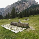 Erfrischende Abkühlung entlang des Weges