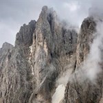 Der Klettersteig auf den Plattkofel führt durch eine bizarr anmutende Felslandschaft