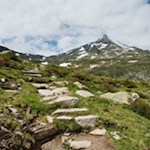 Vor der imposanten Kulisse des Rauchkofel zum Waldnersee