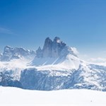 Auf dem Strudelkopf öffnen sich malerische Ausblicke auf die Drei Zinnen