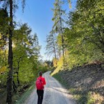 Nahezu eben schlängelt sich der Weg zum Patscheider Hof