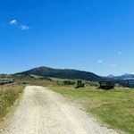 Der breite Wanderweg nähert sich zusehends dem Astjoch