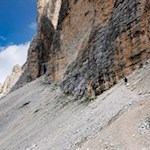 Sui sentieri stretti che portano al lago Lagazuoi