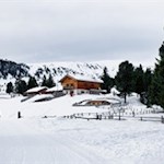 Die Moar in Plun Hütte verlockt auch im Winter zur Einkehr
