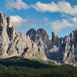 Das imposante Langkofelmassiv ist das kleinste Massiv der Dolomiten