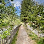 Teile des Weges führen den Mareiter Bach entlang